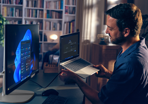 HP EliteStudio 8 G1i AI Wolf Pro Security Edition Intel Core Ultra 5 235 68,6 cm (27") 2560 x 1440 Pixels Alles-in-één-pc 16 GB DDR5-SDRAM 512 GB SSD Windows 11 Pro Wi-Fi 7 (802.11be) AI PC Zilver