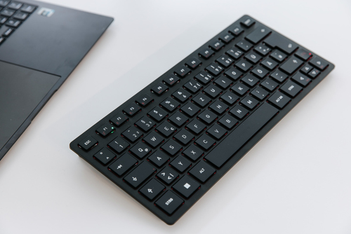 CHERRY KW 9200 MINI toetsenbord Universeel USB + RF Wireless + Bluetooth QWERTY Scandinavisch Zwart