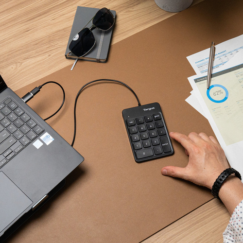 Targus AKP13GL numeriek toetsenbord Universeel USB Zwart