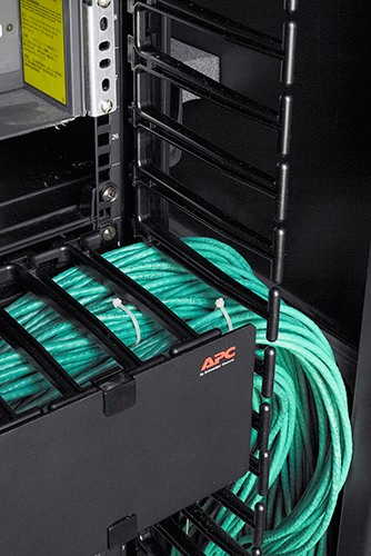 APC NetShelter SX 42U 750mm(b) x 1070mm(d) 19" IT rack, netwerkbehuizing met zijpanelen, zwart