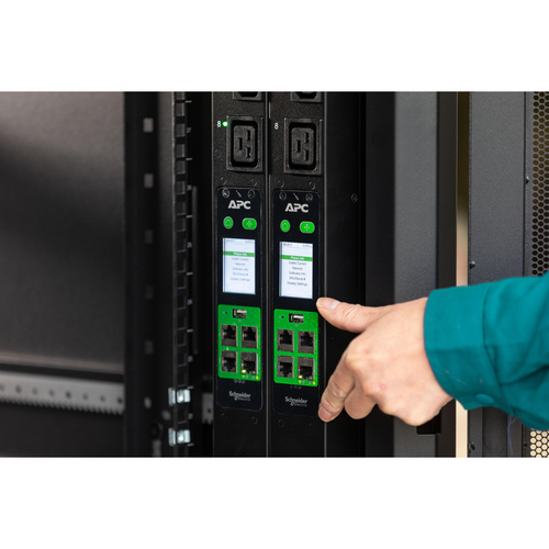 APC Easy PDU EPDU2232M - Metered, 0U, 32A, 400V, (18x)C13 & (6x)C19, IEC60309 32A 3Fase stekker