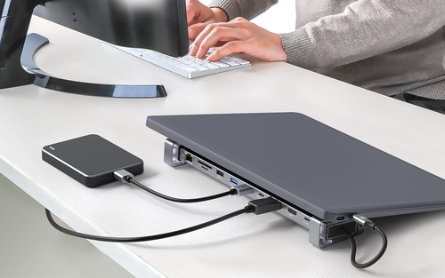 Manhattan USB-C dock/hub met kaartlezer en MST, poorten (7): Ethernet, HDMI (2× 4K@60Hz), USB-A (3×) en USB-C, met Power Delivery (PD) 100W - vereist een externe USB-C-lader (niet inbegrepen). USB-gevoed (geen externe voeding vereist) wanneer PD niet wordt gebruikt