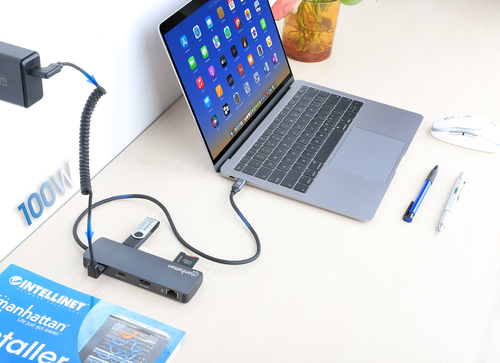 Manhattan USB-C dock/hub met kaartlezer, poorten (7): Ethernet, HDMI, USB-A (3×) en USB-C (2×), met Power Delivery (PD) 100 W - vereist een externe USB-C-lader (niet inbegrepen). USB-gevoed (geen externe voeding vereist) wanneer PD niet wordt gebruikt