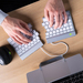 R-Go Tools Ergonomisch toetsenbord R-Go Split Break met pauzesoftware, gesplitst toetsenbord, QWERTY (US), Bluetooth, wit