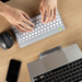 R-Go Tools Ergonomisch toetsenbord R-Go Compact Break, compact toetsenbord met pauzesoftware, QWERTZ (CH), Bluetooth, wit