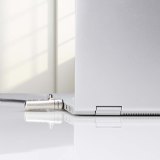 StarTech.com Dun Noble Wedge® Compatibel Laptop Kabelslot, 1,5m Laptop Beveiligingskabel, Anti-Diefstal Slot voor Laptop/Notebook, Snijbestendige Kabel, 4-Cijferslot