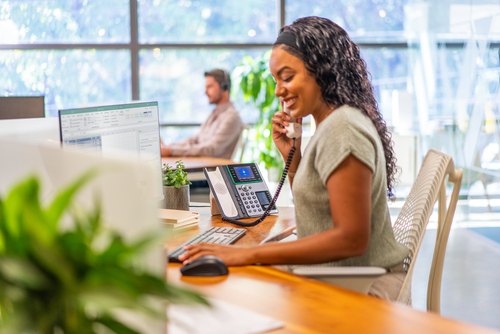 HP Poly Edge E400 IP-telefoon met PoE-ondersteuning
