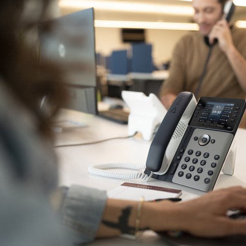 HP Poly Edge E300 IP-telefoon met PoE-ondersteuning