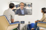 HP Poly Studio X30 All-In-One Video Bar met TC8 Controller Kit