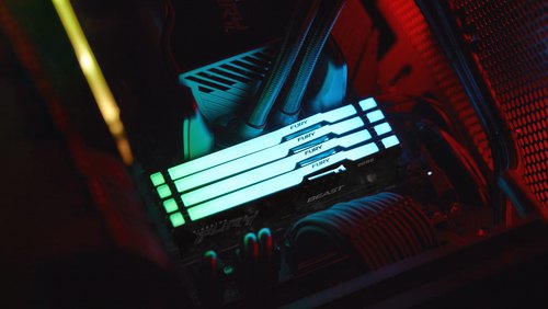 Kingston Technology FURY Beast 32GB 6000MT/s DDR5 CL36 DIMM (Kit van 2) RGB EXPO