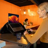 R-Go Tools Laptoptas R-Go Viva, full-grain leer, ergonomisch met geïntegreerde laptopstandaard, sociaal product, voor 15,6 inch, zwart