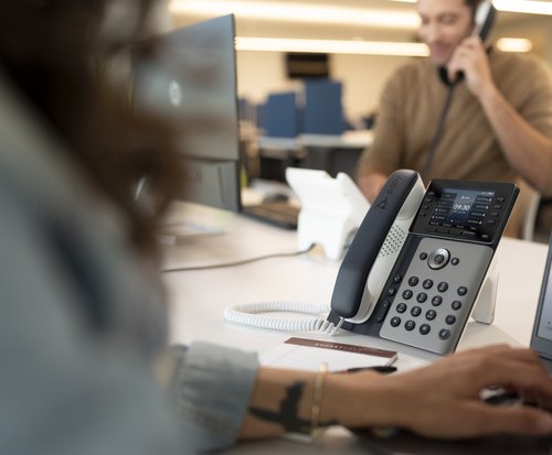 HP Poly Edge E300 IP-telefoon met PoE-ondersteuning