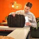 R-Go Tools Laptoptas R-Go Viva, full-grain leer, ergonomisch met geïntegreerde laptopstandaard, sociaal product, voor 15,6 inch, zwart