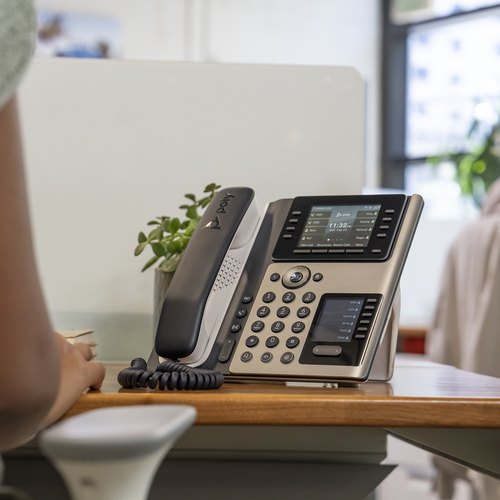 HP Poly Edge E400 IP-telefoon met PoE-ondersteuning