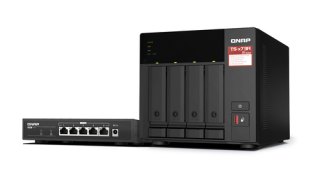 QNAP TS-473A + QSW-1105-5T Bundle Pack NAS Tower Ryzen Embedded V1500B 8 GB DDR4 0 TB QNAP Turbo System Zwart